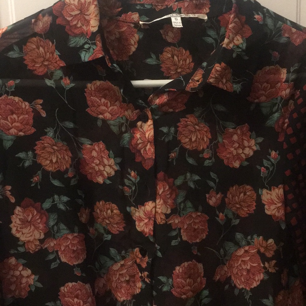 Button Up Top - Picture 3 of 4